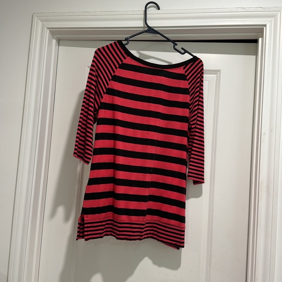 Women’s size small top. Very soft and does have some stretch. - Picture 2 of 2